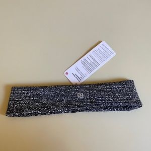 Lululemon fly away tamer headband